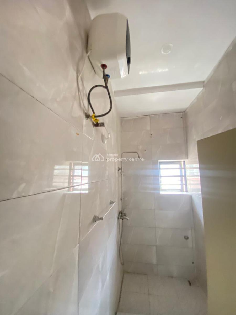 Lovely 2 Bedrooms Apartment, Ground Floor, Lekki Conservation Road, Lekki, Lagos, Flat / Apartment for Rent