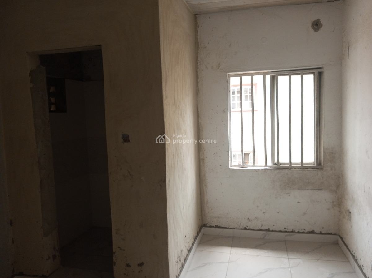 Commercial Or Residential 4 Bedrooms Flat, Upstairs, Self Stairs Facing Express, Ajah, Lagos, Flat / Apartment for Rent