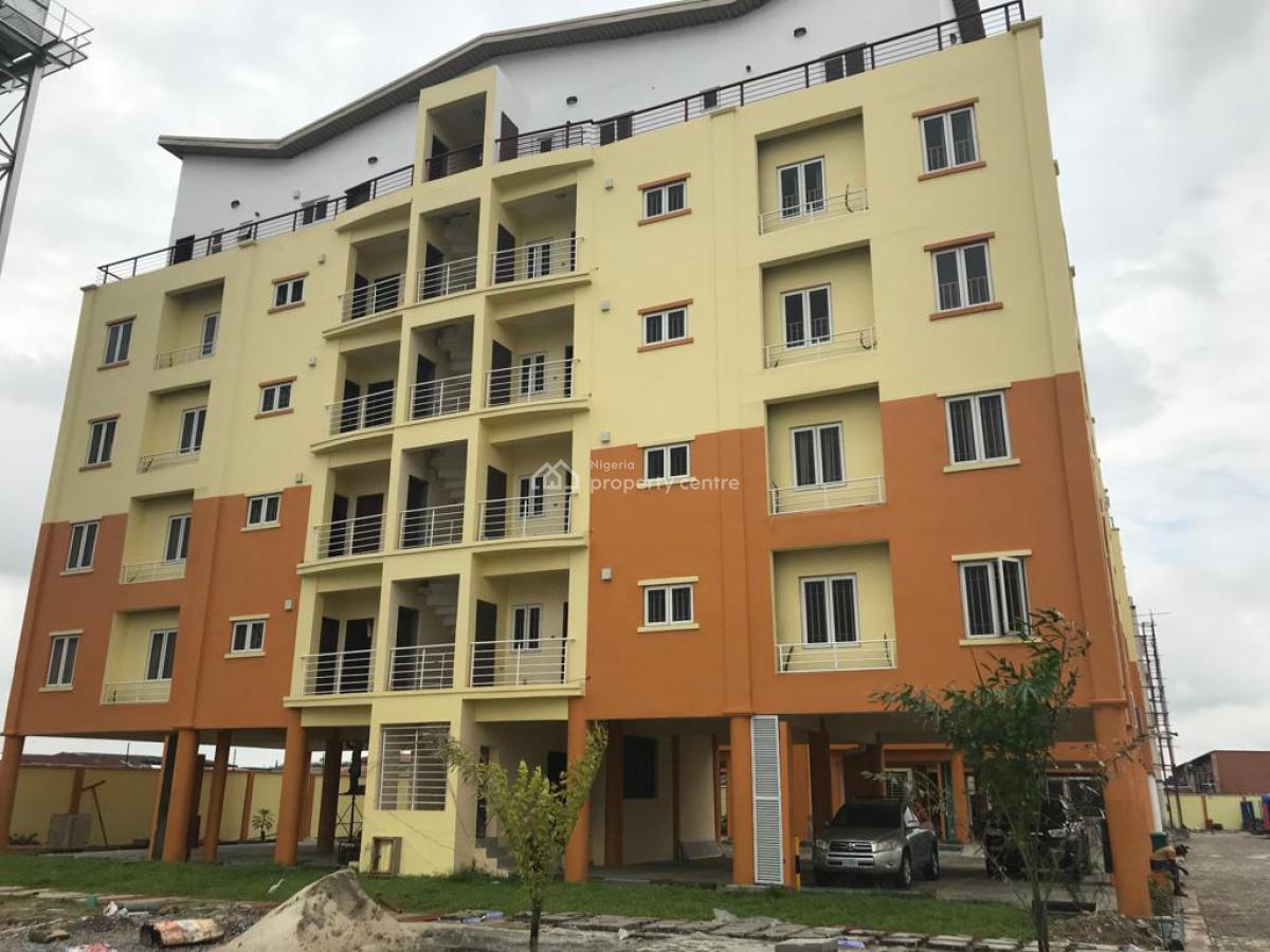 Executive 3 Bedrooms Flat with Bq & Elevator, Alagomeji, Yaba, Lagos, Flat / Apartment for Rent