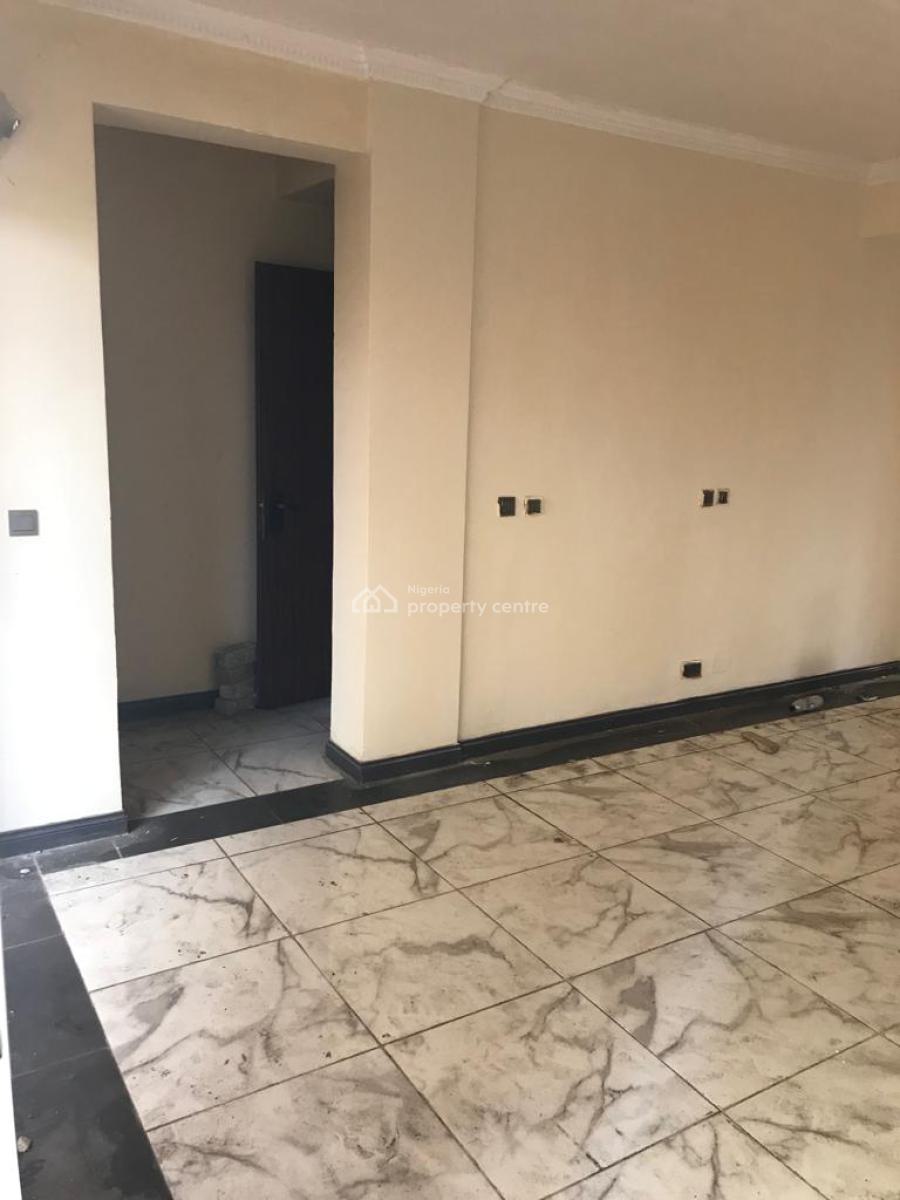 Executive 3 Bedrooms Flat with Bq & Elevator, Alagomeji, Yaba, Lagos, Flat / Apartment for Rent