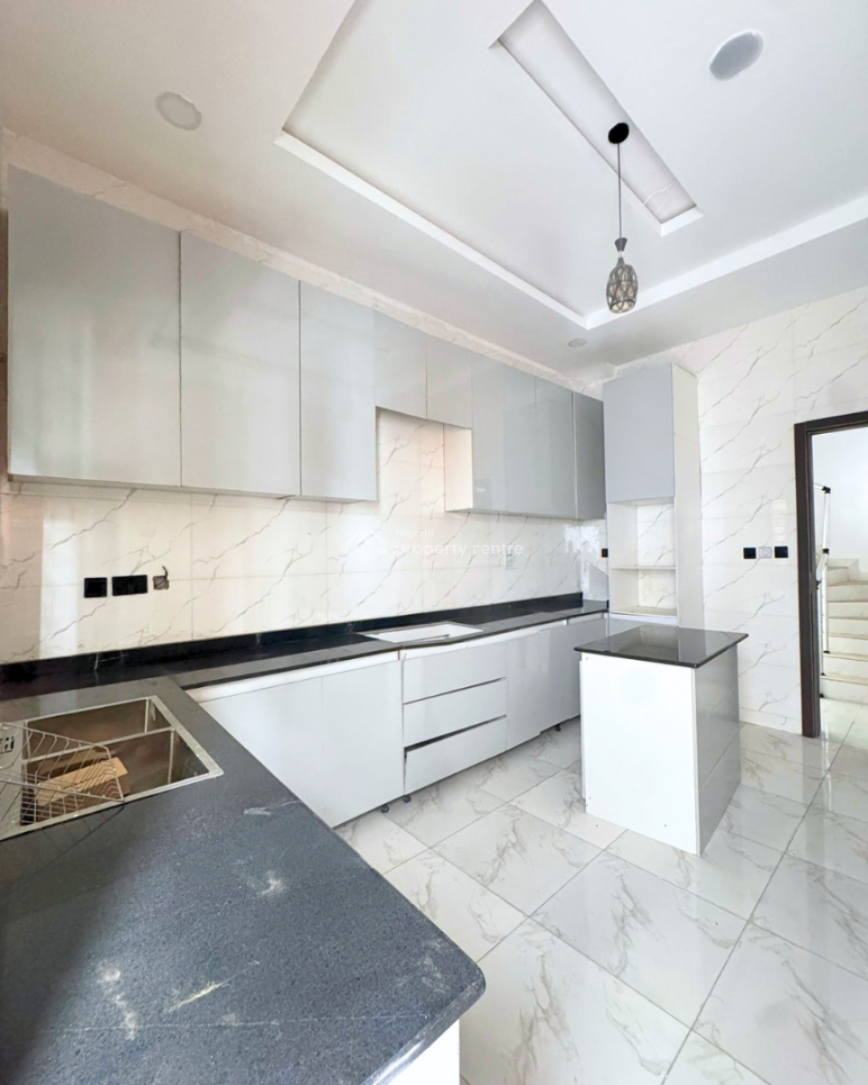 Contemporary 4-bedroom Semi-detached with Bq, Osapa, Lekki, Lagos, Semi-detached Duplex for Sale