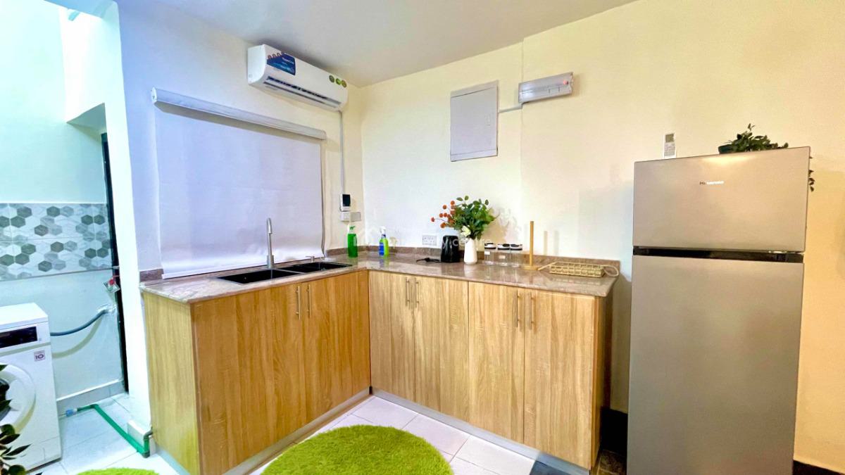 Furnished Serviced 2 Bedroom Apartment Upstairs in Lekki Phase 1, Off Admiralty Road Lekki Phase 1, Lekki Phase 1, Lekki, Lagos, Flat / Apartment for Rent