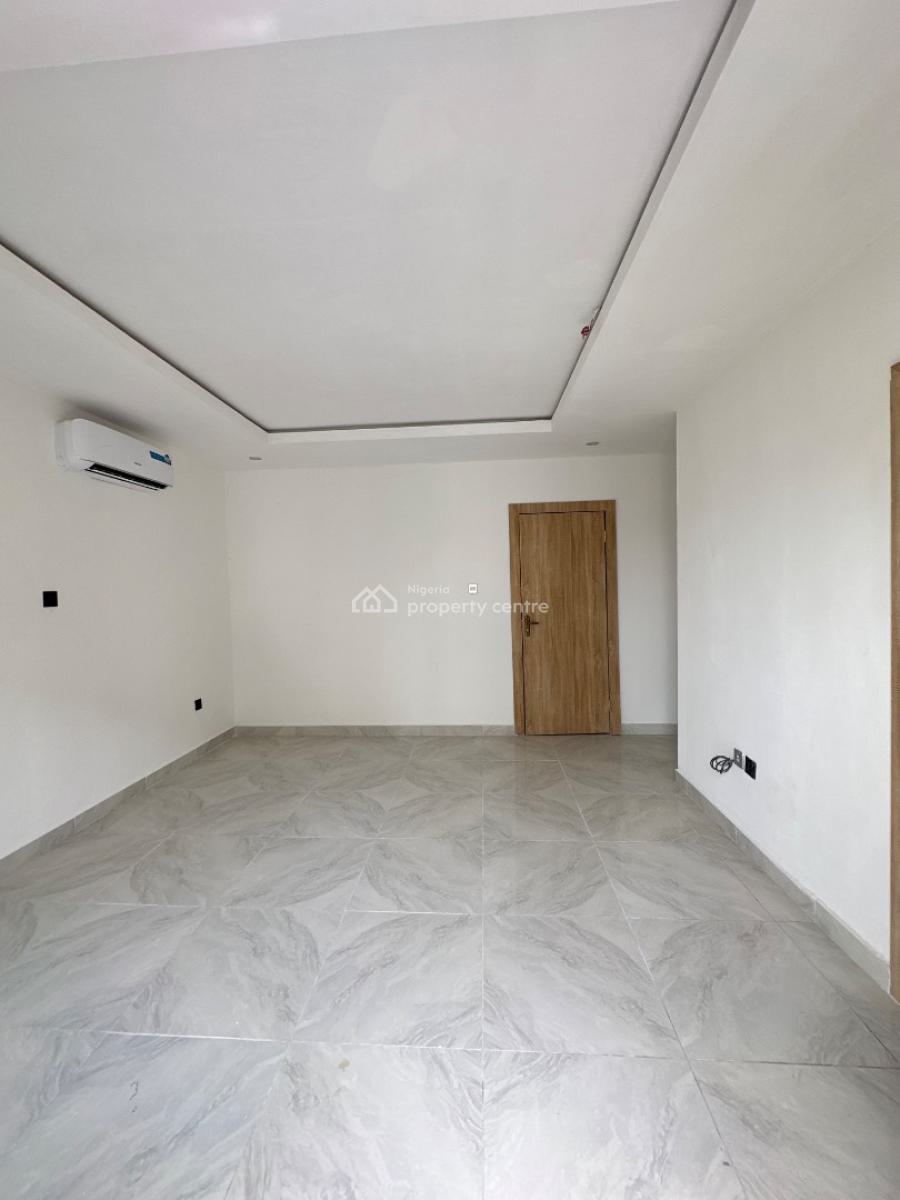 Spaciously Built 2 Bedroom Terrace Duplex with Pool & Gym, Lekki Phase 1, Lekki, Lagos, Terraced Duplex for Rent