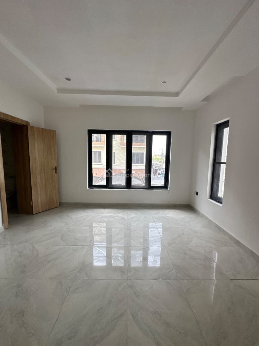 Spaciously Built 2 Bedroom Terrace Duplex with Pool & Gym, Lekki Phase 1, Lekki, Lagos, Terraced Duplex for Rent