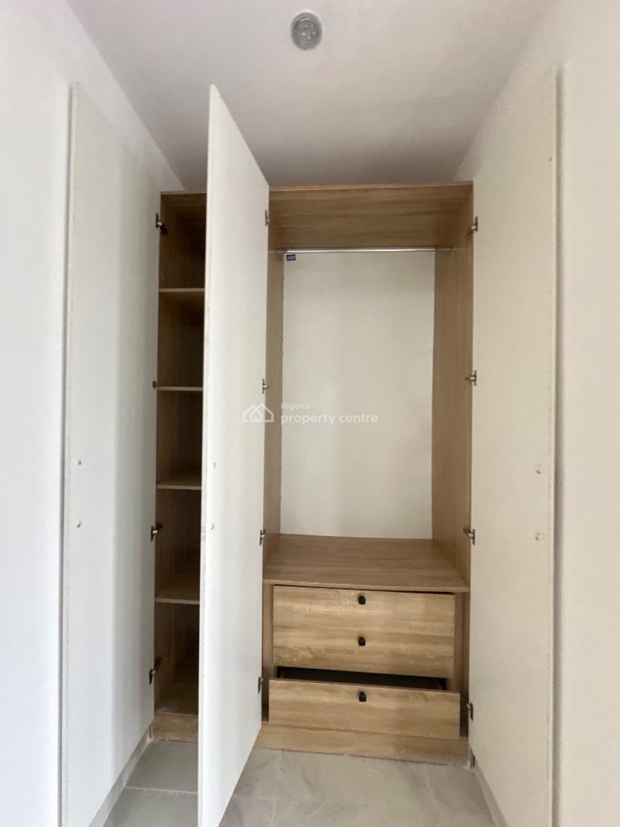 Spaciously Built 2 Bedroom Terrace Duplex with Pool & Gym, Lekki Phase 1, Lekki, Lagos, Terraced Duplex for Rent