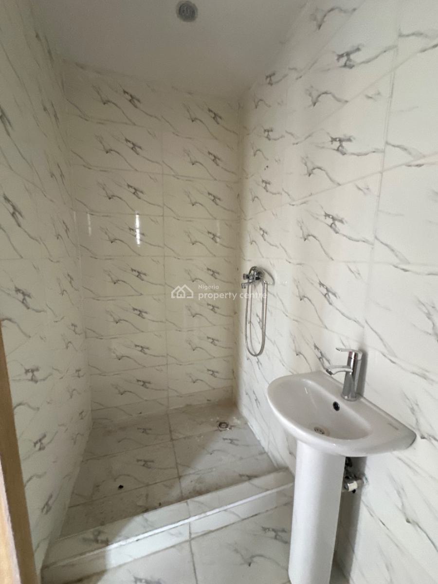 Spaciously Built 2 Bedroom Terrace Duplex with Pool & Gym, Lekki Phase 1, Lekki, Lagos, Terraced Duplex for Rent