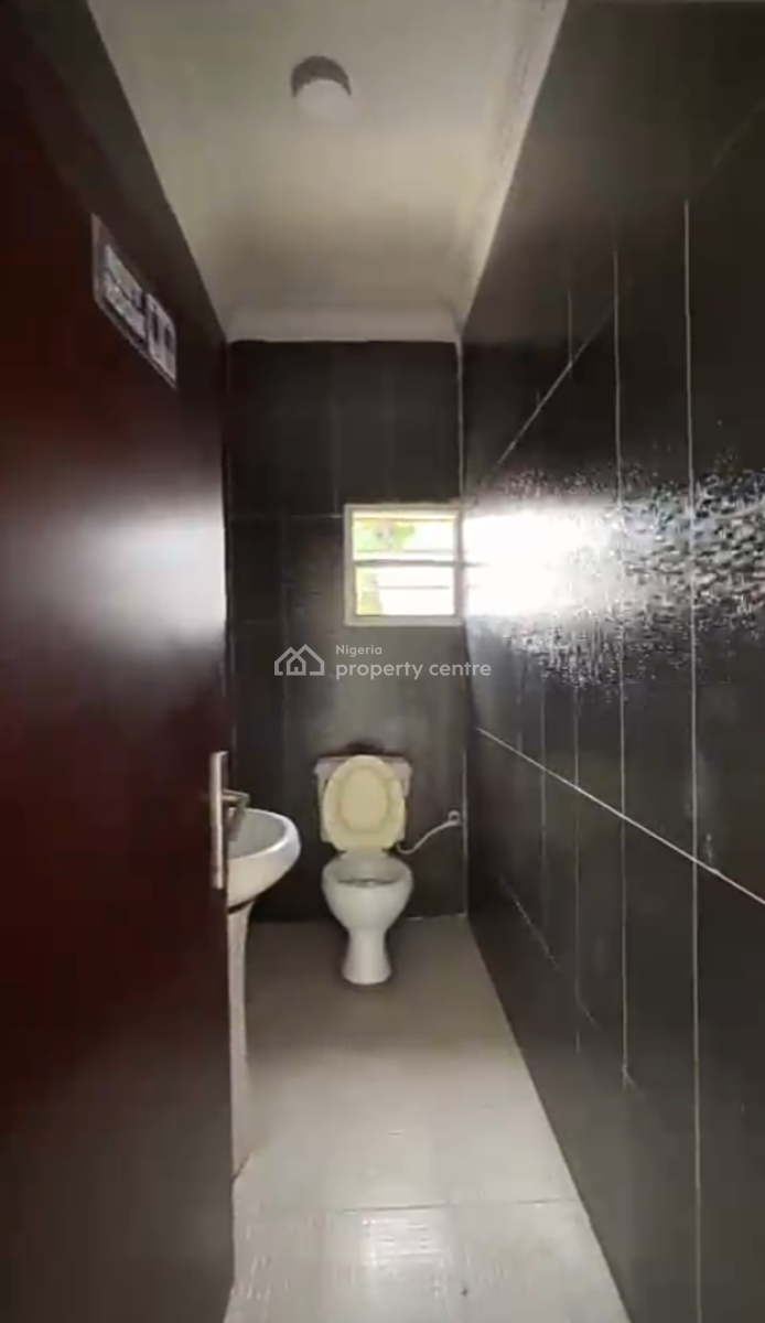 Spacious and Clean 5 Bedroom Semi Detached Duplex, Off Admiralty, Lekki Phase 1, Lekki, Lagos, Semi-detached Duplex for Rent