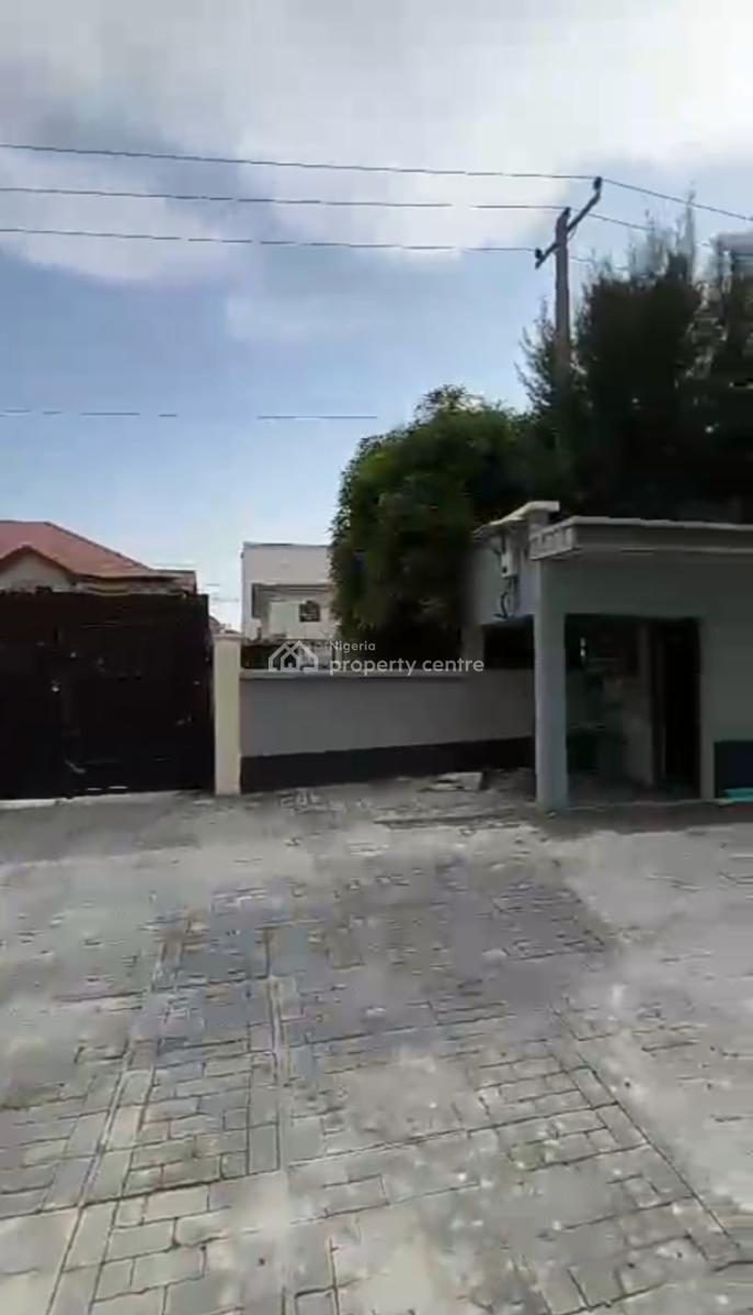 Spacious and Clean 5 Bedroom Semi Detached Duplex, Off Admiralty, Lekki Phase 1, Lekki, Lagos, Semi-detached Duplex for Rent