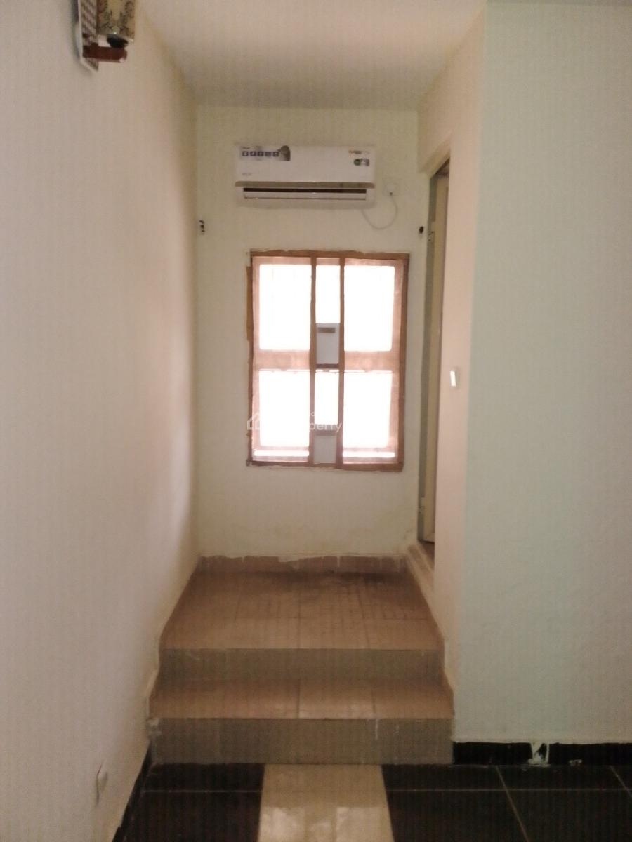 Self Contain, Off Beach Road, Jakande, Lekki, Lagos, Self Contain (single Rooms) for Rent