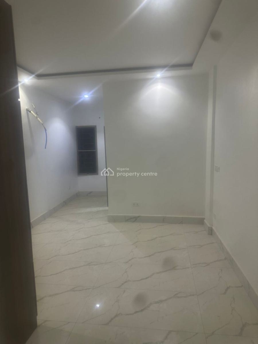 Spacious Three Bedroom Flat with Bq, Naf Valley Estate, Asokoro District, Abuja, Flat / Apartment for Rent