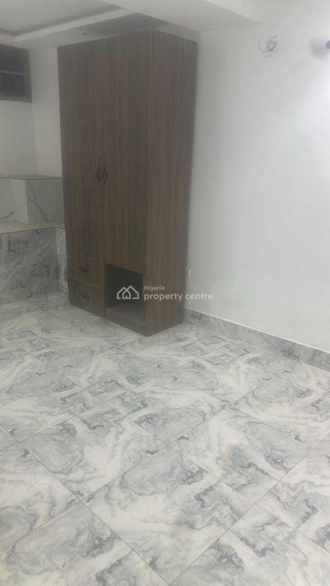 Spacious Three Bedroom Flat with Bq, Naf Valley Estate, Asokoro District, Abuja, Flat / Apartment for Rent