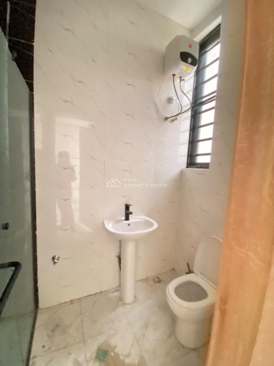 2 Bedroom Apartment, W/t Estate, Ologolo, Lekki, Lagos, Flat / Apartment for Sale