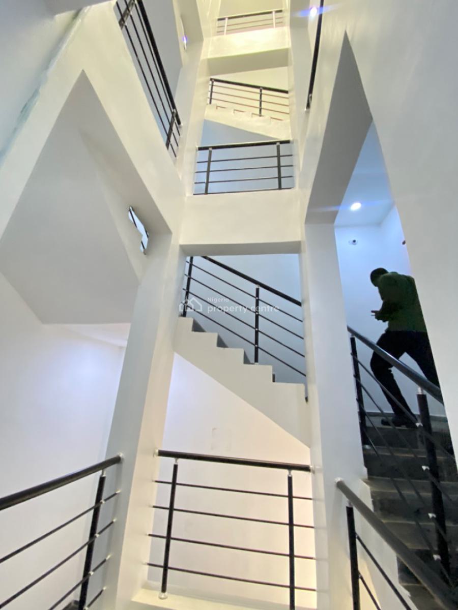 2 Bedroom Apartment, W/t Estate, Ologolo, Lekki, Lagos, Flat / Apartment for Sale