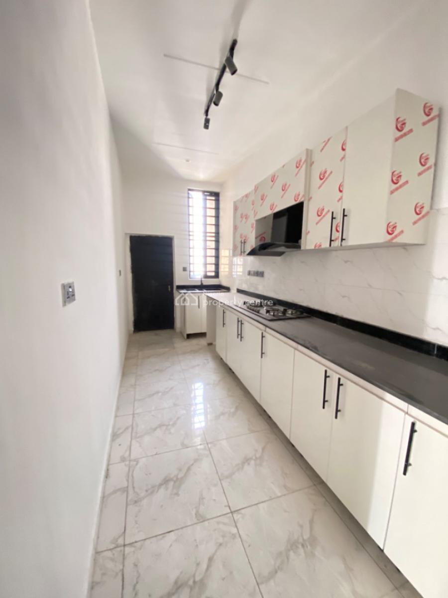 2 Bedroom Apartment, W/t Estate, Ologolo, Lekki, Lagos, Flat / Apartment for Sale