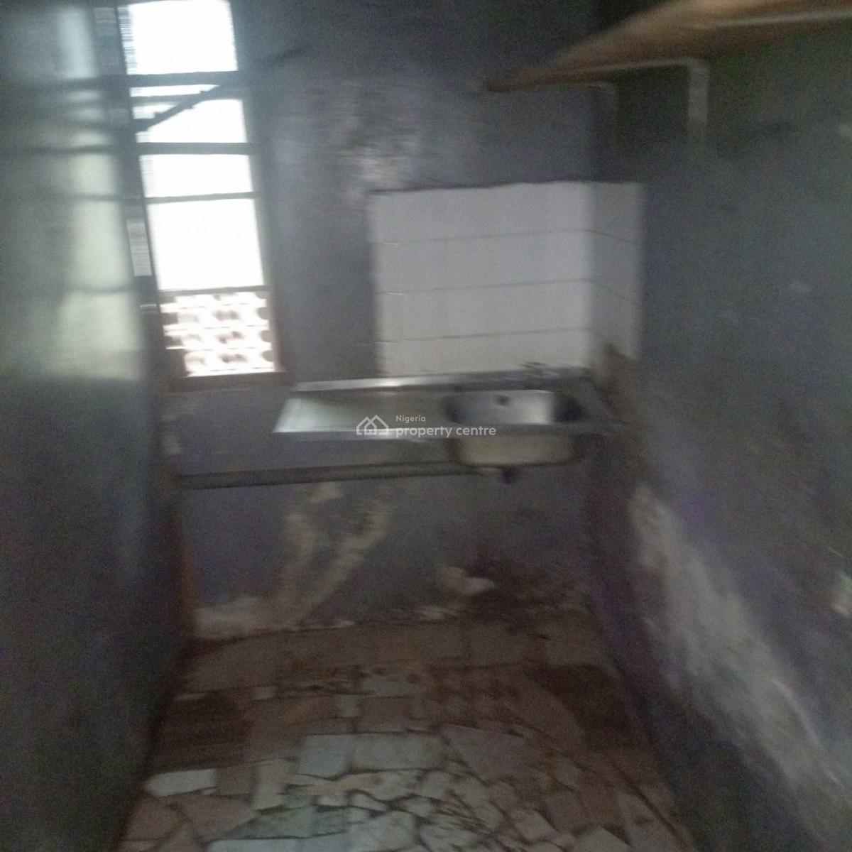 Spacious Room and Palour Upstairs in Surulere, Off Kilo Bus Stop Surulere Lagos, Kilo, Surulere, Lagos, Mini Flat (room and Parlour) for Rent