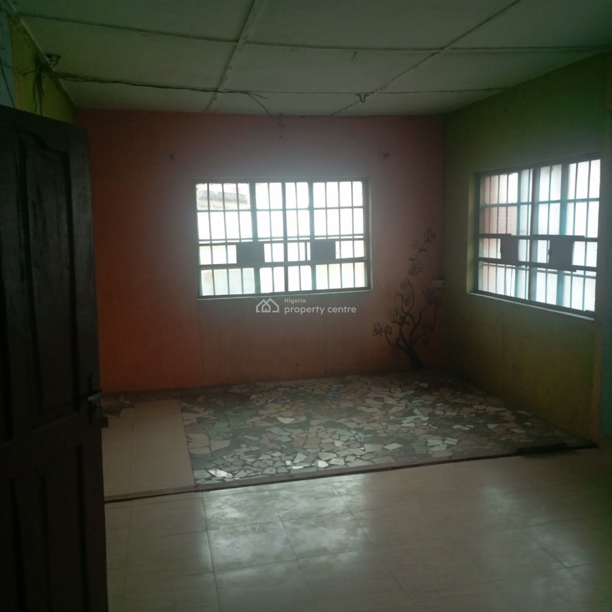 Spacious Room and Palour Upstairs in Surulere, Off Kilo Bus Stop Surulere Lagos, Kilo, Surulere, Lagos, Mini Flat (room and Parlour) for Rent