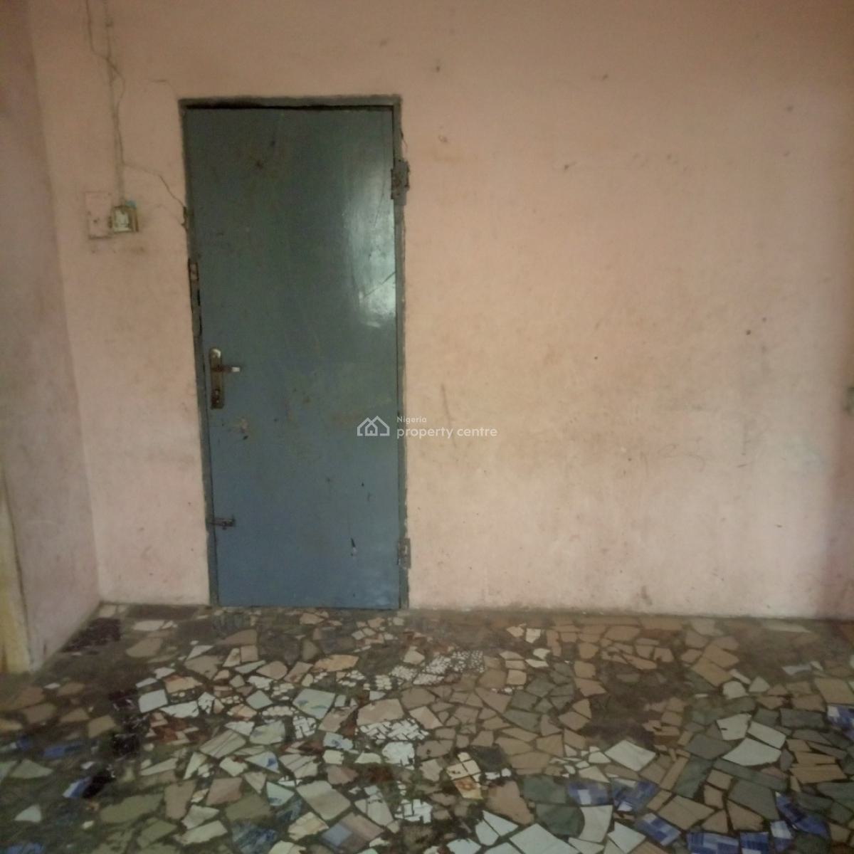 Spacious Room and Palour Upstairs in Surulere, Off Kilo Bus Stop Surulere Lagos, Kilo, Surulere, Lagos, Mini Flat (room and Parlour) for Rent