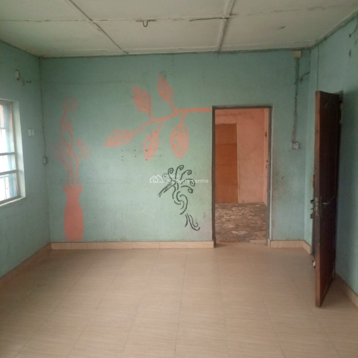 Spacious Room and Palour Upstairs in Surulere, Off Kilo Bus Stop Surulere Lagos, Kilo, Surulere, Lagos, Mini Flat (room and Parlour) for Rent