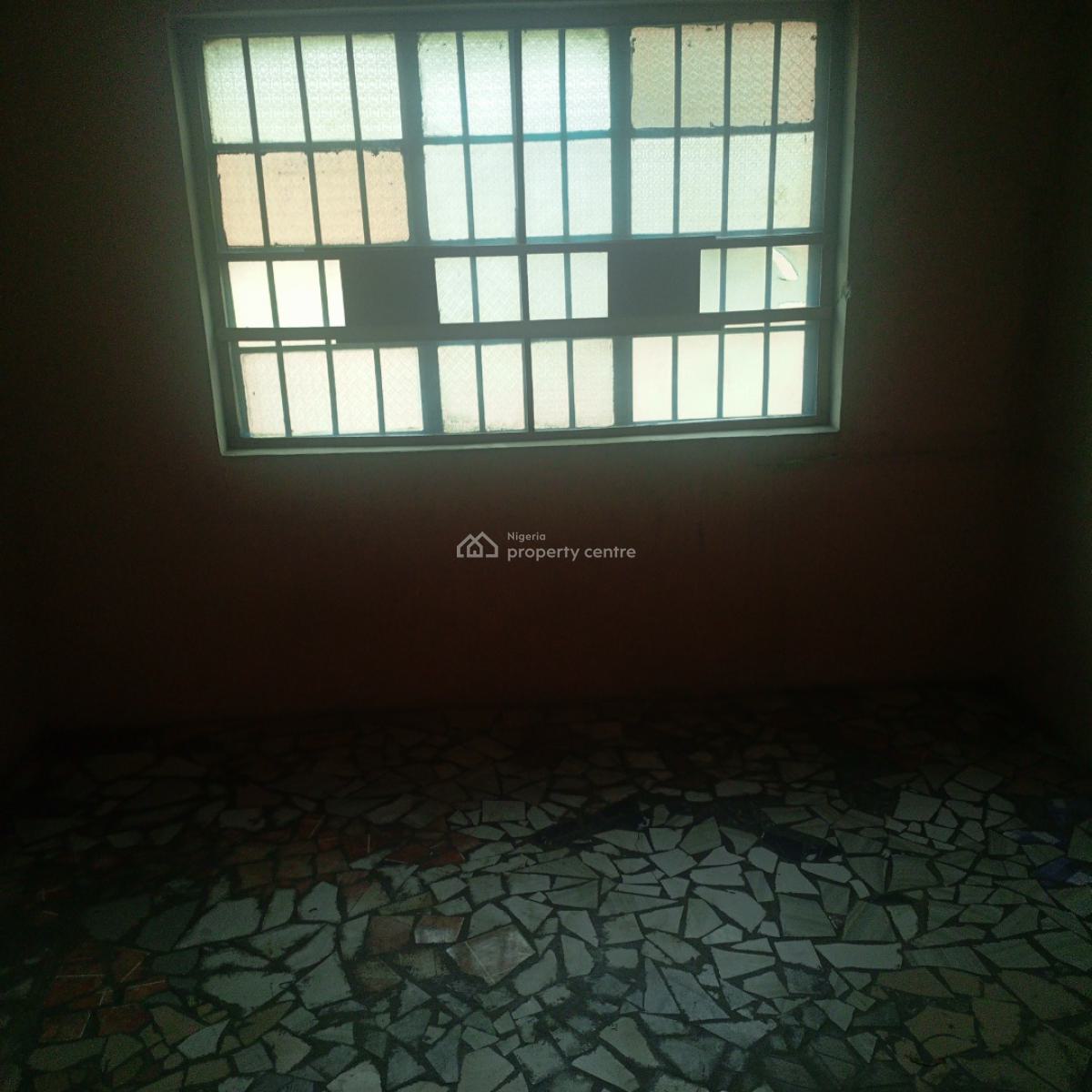 Spacious Room and Palour Upstairs in Surulere, Off Kilo Bus Stop Surulere Lagos, Kilo, Surulere, Lagos, Mini Flat (room and Parlour) for Rent