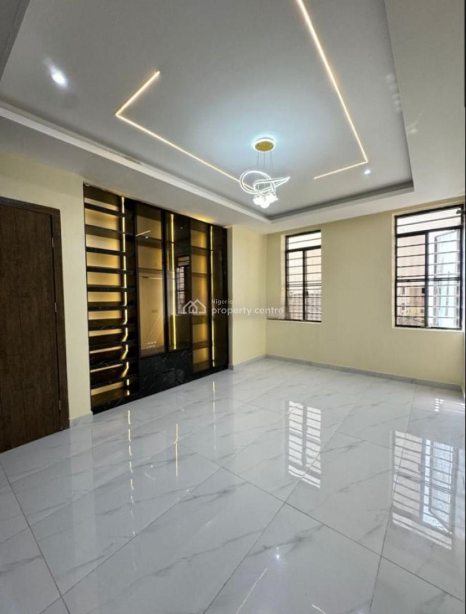 2 Bedroom Apartment, Lekki Phase 1, Lekki, Lagos, Flat / Apartment for Sale