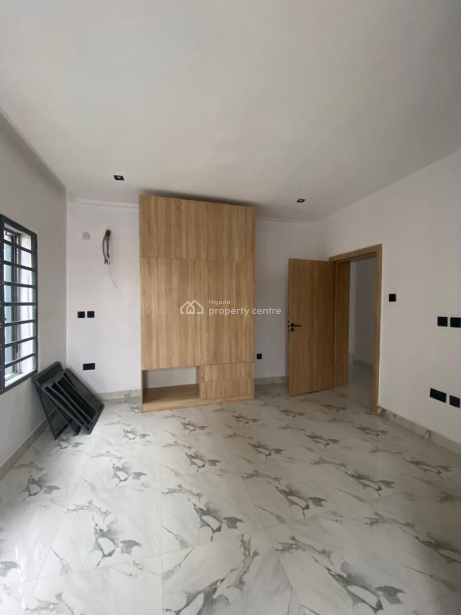 Executive 3 Bedroom Flat, Yaba, Lagos, Flat / Apartment for Rent