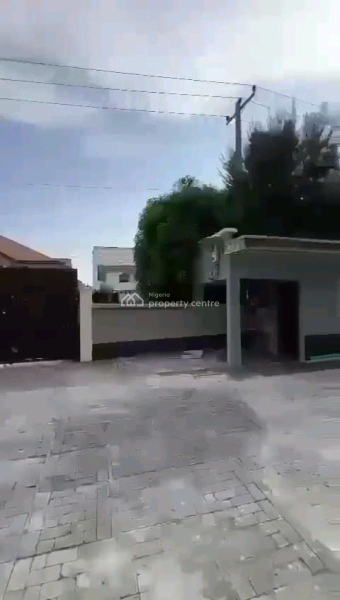 Lovely 5bedroom Semi-detached House with Air-conditioners, Off Admiralty Way, Lekki Phase 1, Lekki, Lagos, Semi-detached Duplex for Rent