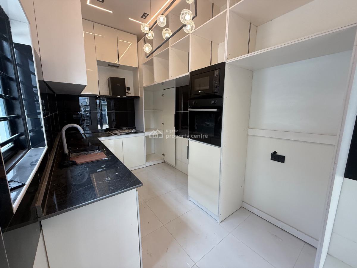 4 Bedroom Semi Detached Duplex for Distress, Orchid Road, Inside an Estate Close to Orchid Hotel, Lekki Expressway, Lekki, Lagos, Semi-detached Duplex for Sale