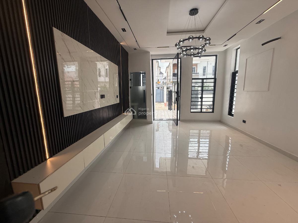 4 Bedroom Semi Detached Duplex for Distress, Orchid Road, Inside an Estate Close to Orchid Hotel, Lekki Expressway, Lekki, Lagos, Semi-detached Duplex for Sale