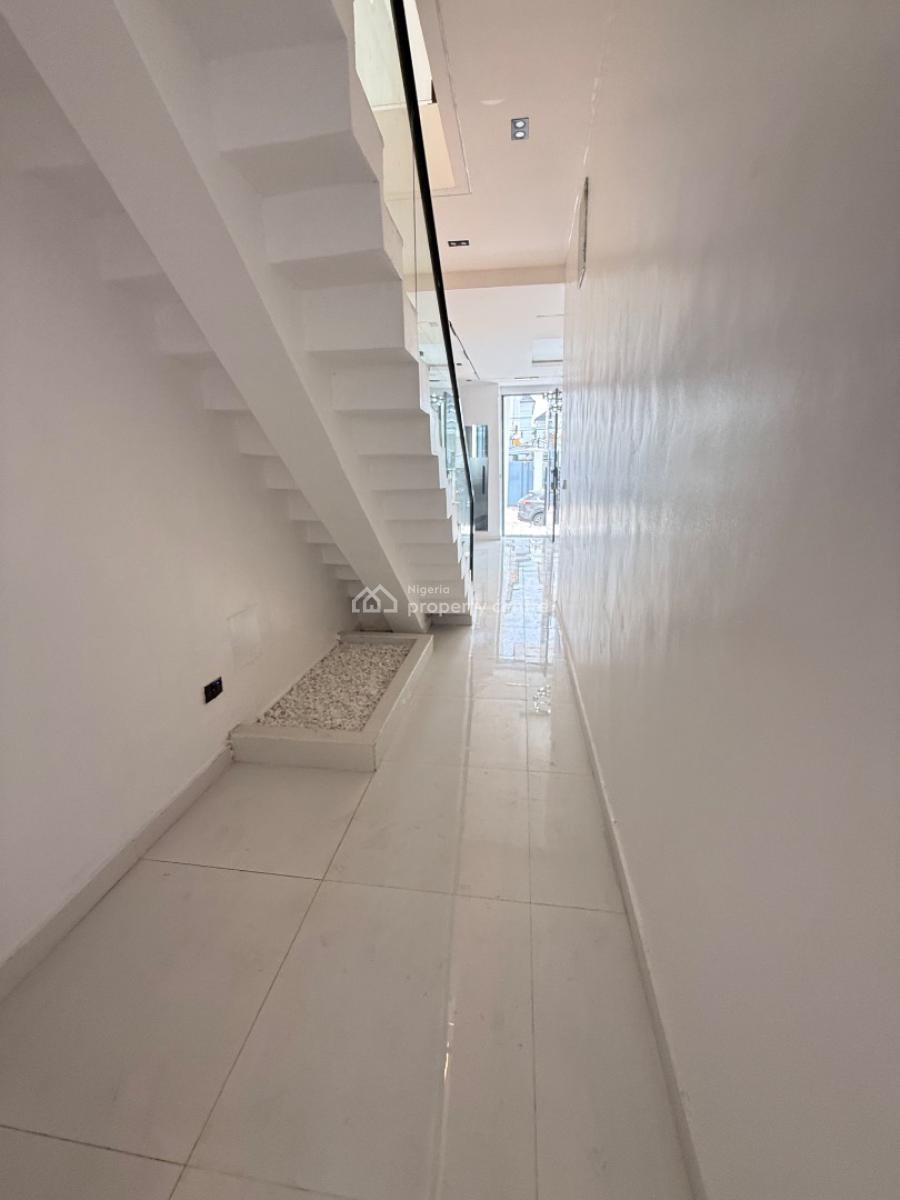 4 Bedroom Semi Detached Duplex for Distress, Orchid Road, Inside an Estate Close to Orchid Hotel, Lekki Expressway, Lekki, Lagos, Semi-detached Duplex for Sale