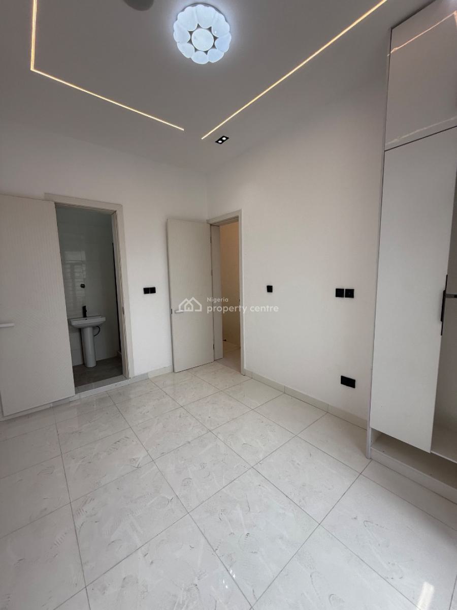 4 Bedroom Semi Detached Duplex for Distress, Orchid Road, Inside an Estate Close to Orchid Hotel, Lekki Expressway, Lekki, Lagos, Semi-detached Duplex for Sale