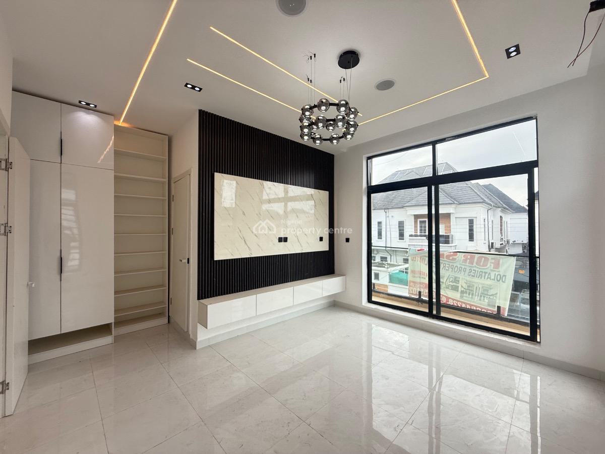 4 Bedroom Semi Detached Duplex for Distress, Orchid Road, Inside an Estate Close to Orchid Hotel, Lekki Expressway, Lekki, Lagos, Semi-detached Duplex for Sale