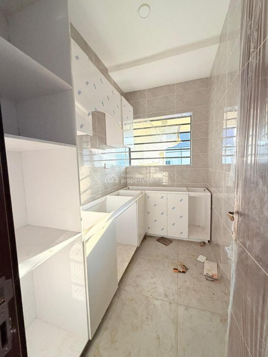 2 Bedroom Flat Apartment, Surulere, Lagos, Flat / Apartment for Sale