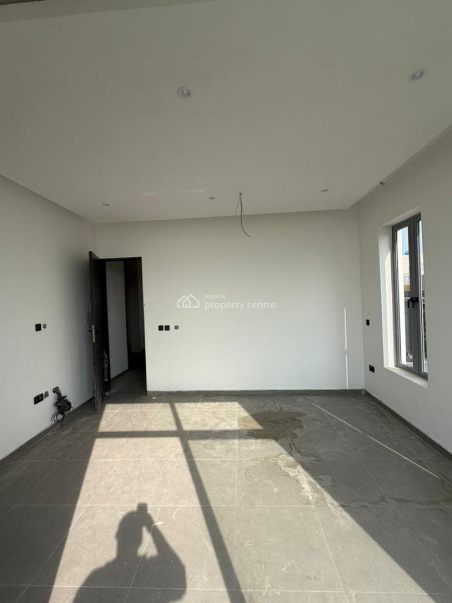Spacious Massive Luxury 4 Bedrooms Terraced Duplex, Self Compound, Lekki Phase 1, Lekki, Lagos, Terraced Duplex for Sale