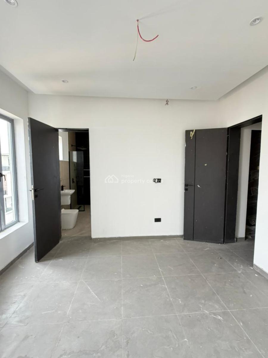 Spacious Massive Luxury 4 Bedrooms Terraced Duplex, Self Compound, Lekki Phase 1, Lekki, Lagos, Terraced Duplex for Sale