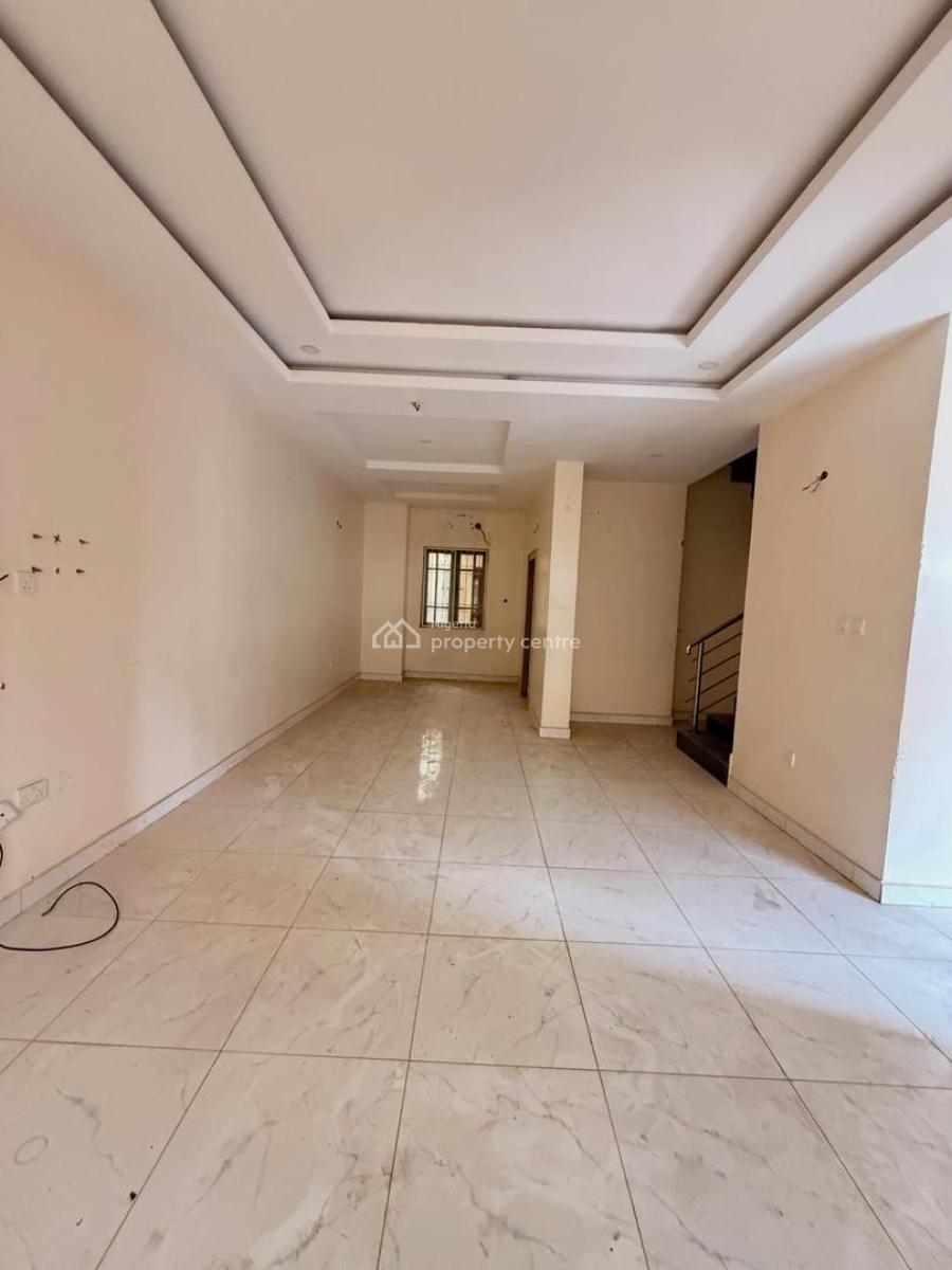 4bedroom Terrace Duplex with Bq, Tarred Road, Guzape District, Abuja, Terraced Duplex for Rent