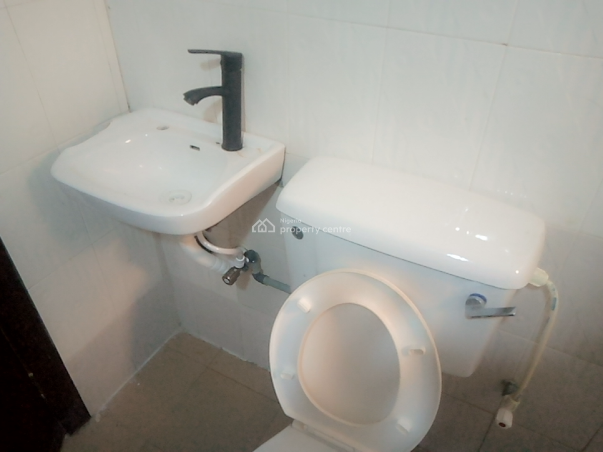 a Neatly and Massively Built 3 Bedroom Flat, Osapa, Lekki, Lagos, Flat / Apartment for Rent