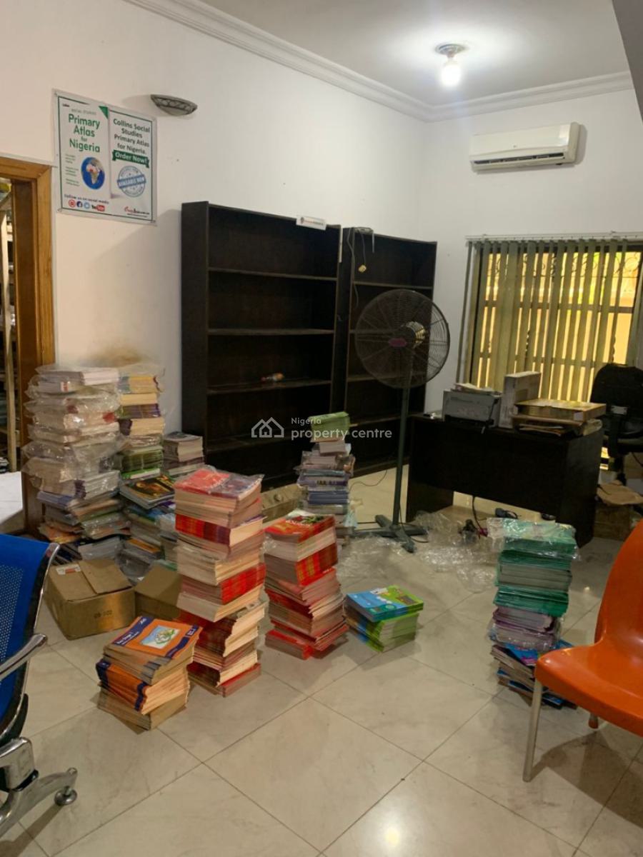 3bedrooms Flat with Bq, Lekki Phase1, Lekki Phase 1, Lekki, Lagos, Office Space for Rent