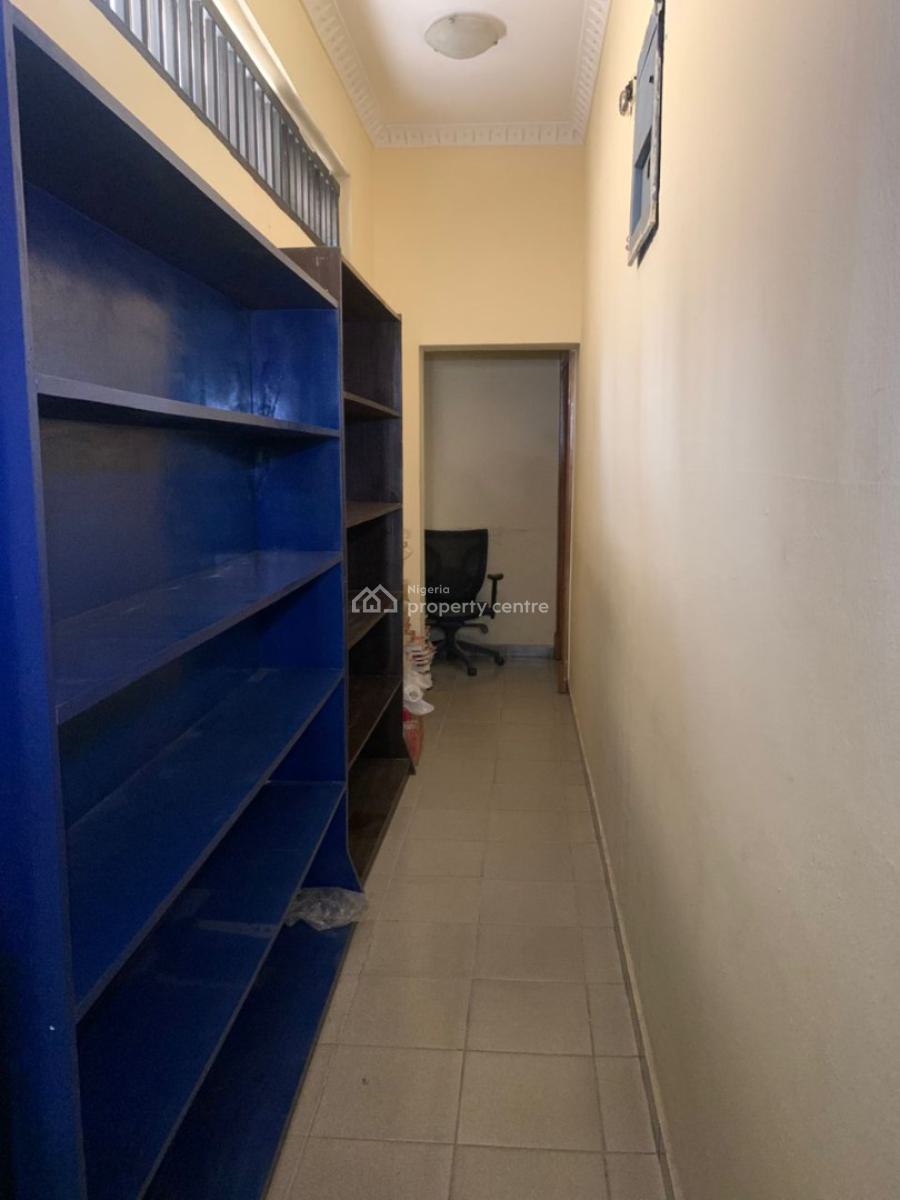 3bedrooms Flat with Bq, Lekki Phase1, Lekki Phase 1, Lekki, Lagos, Office Space for Rent