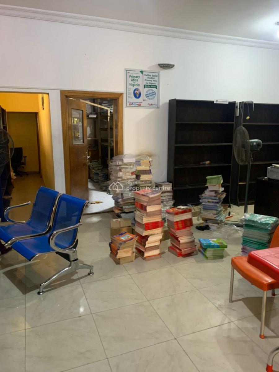 3bedrooms Flat with Bq, Lekki Phase1, Lekki Phase 1, Lekki, Lagos, Office Space for Rent