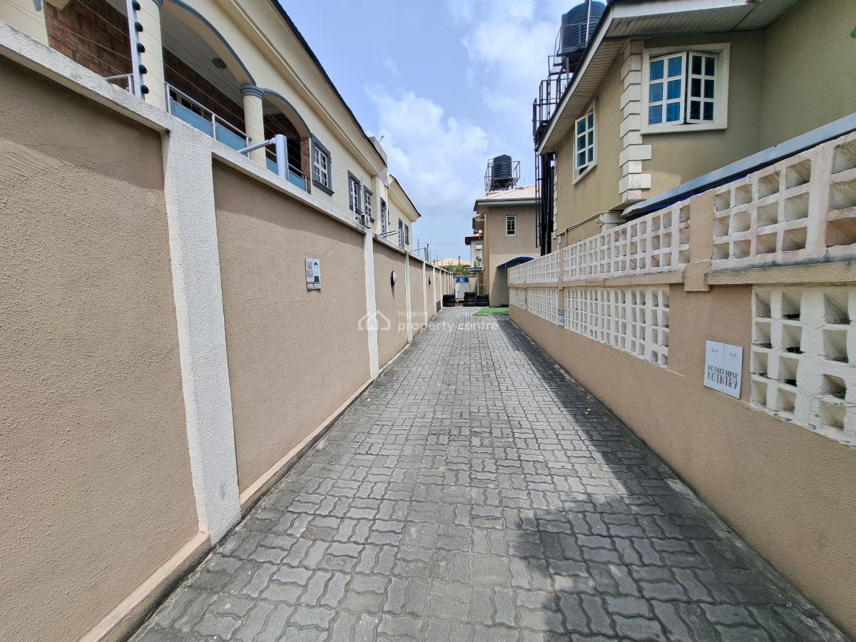 3 Bedroom Flat Office Space with Standby Generator, Lekki Phase 1, Lekki, Lagos, Office Space for Rent