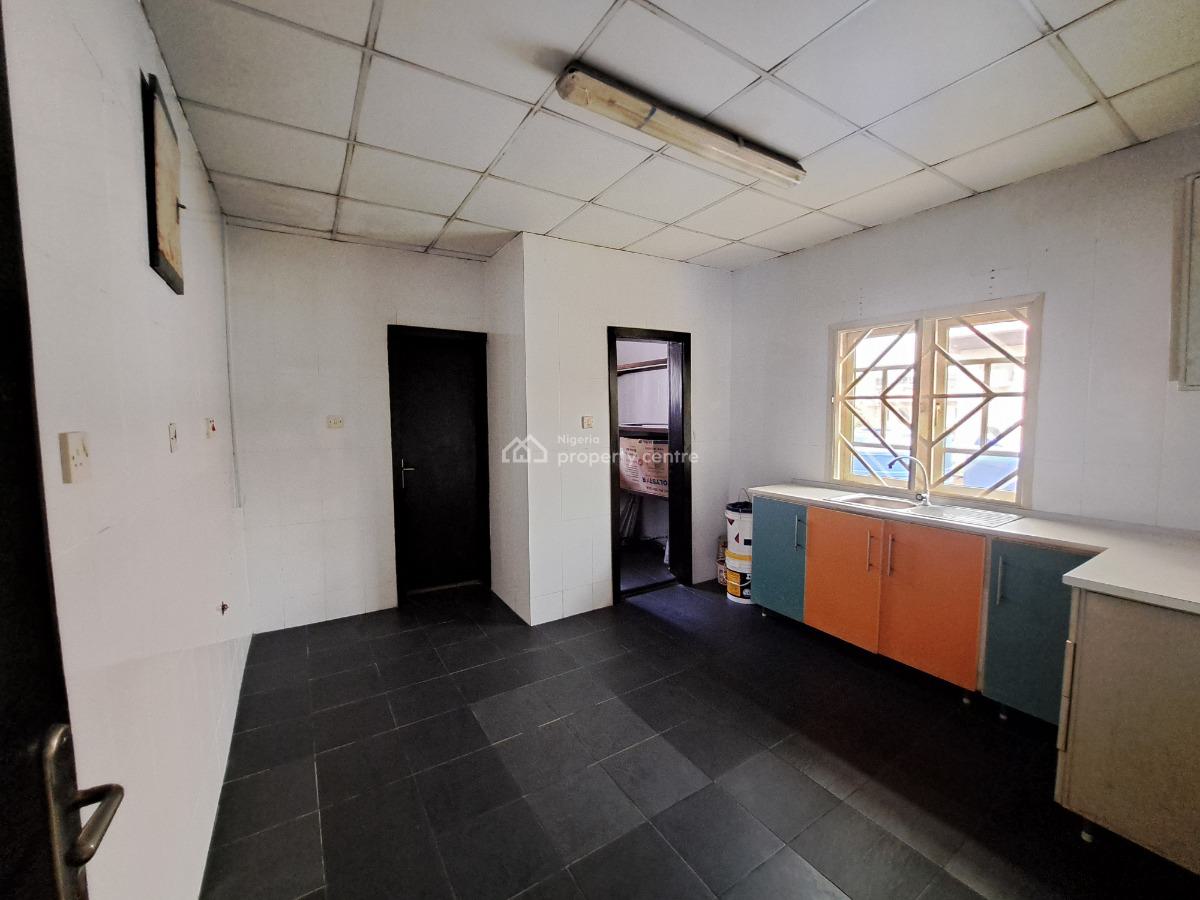 3 Bedroom Flat Office Space with Standby Generator, Lekki Phase 1, Lekki, Lagos, Office Space for Rent