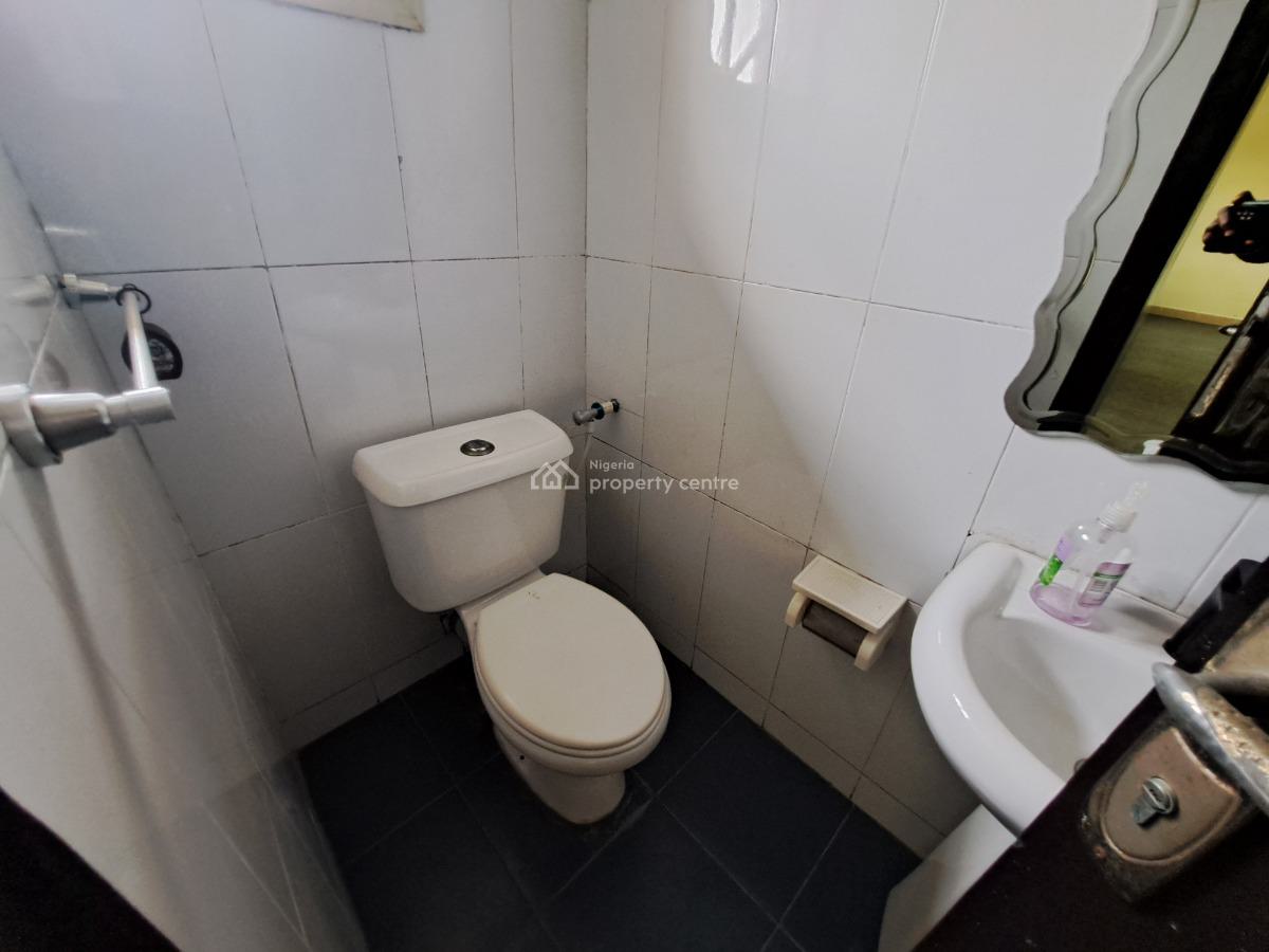3 Bedroom Flat Office Space with Standby Generator, Lekki Phase 1, Lekki, Lagos, Office Space for Rent