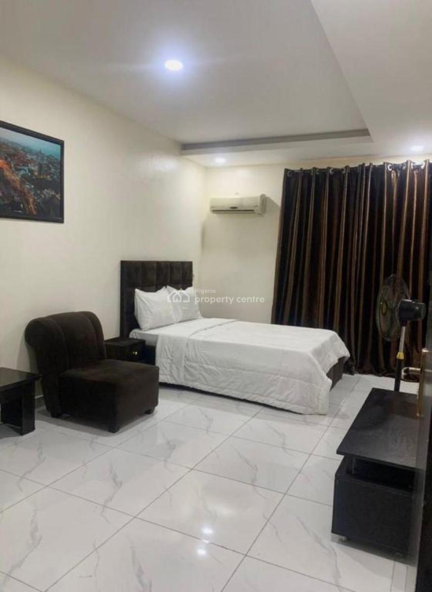 Nicely Furnished 3 Bedroom Apartment, New Bodija, Ibadan, Oyo, Flat / Apartment Short Let