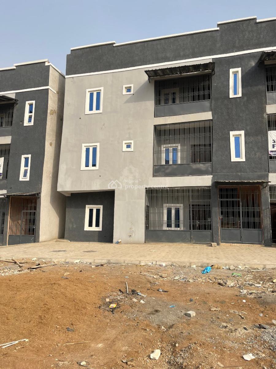 3 Bedroom Apartment, Dawaki, Gwarinpa, Abuja, Block of Flats for Sale
