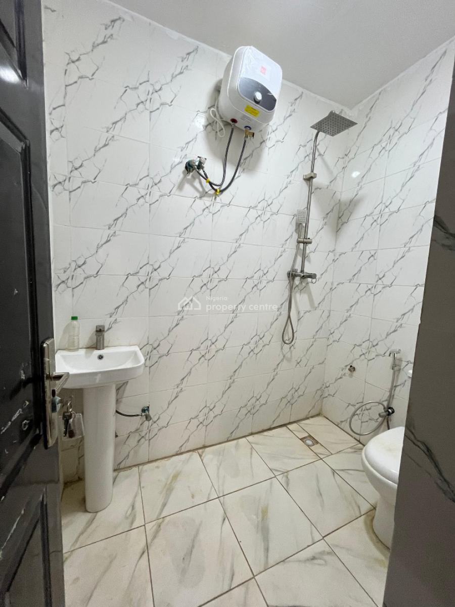 3 Bedroom Apartment, Dawaki, Gwarinpa, Abuja, Block of Flats for Sale