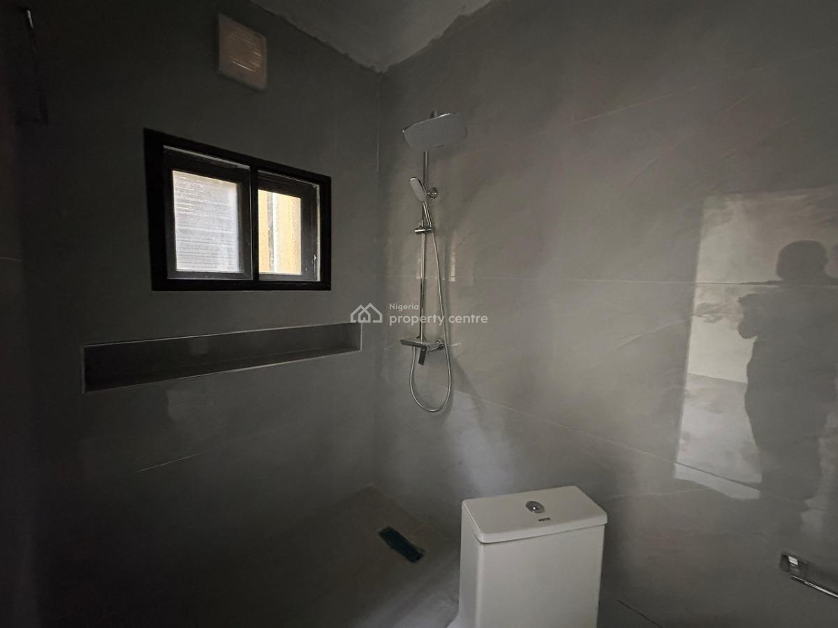 Description 3 Bedroom Flat, Lekki Phase 1, Lekki, Lagos, Flat / Apartment for Rent