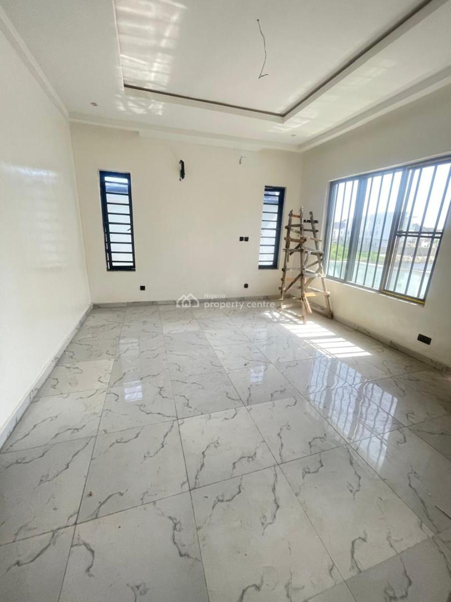 Distress 4 Bedroom Terrace Duplex, Lekki, Lagos, Terraced Duplex for Sale