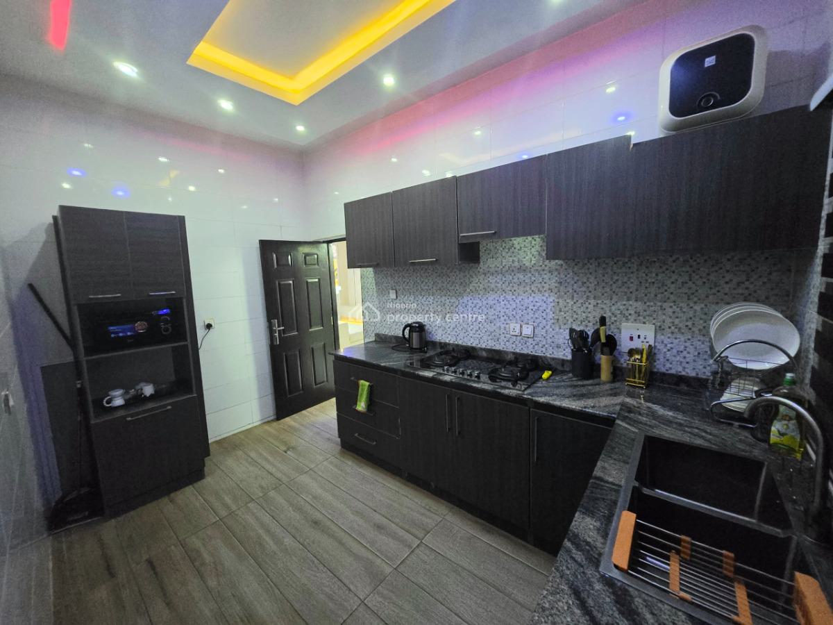 Nicely Furnished 2 Bedroom Apartment, Gwarinpa, Abuja, Flat / Apartment Short Let