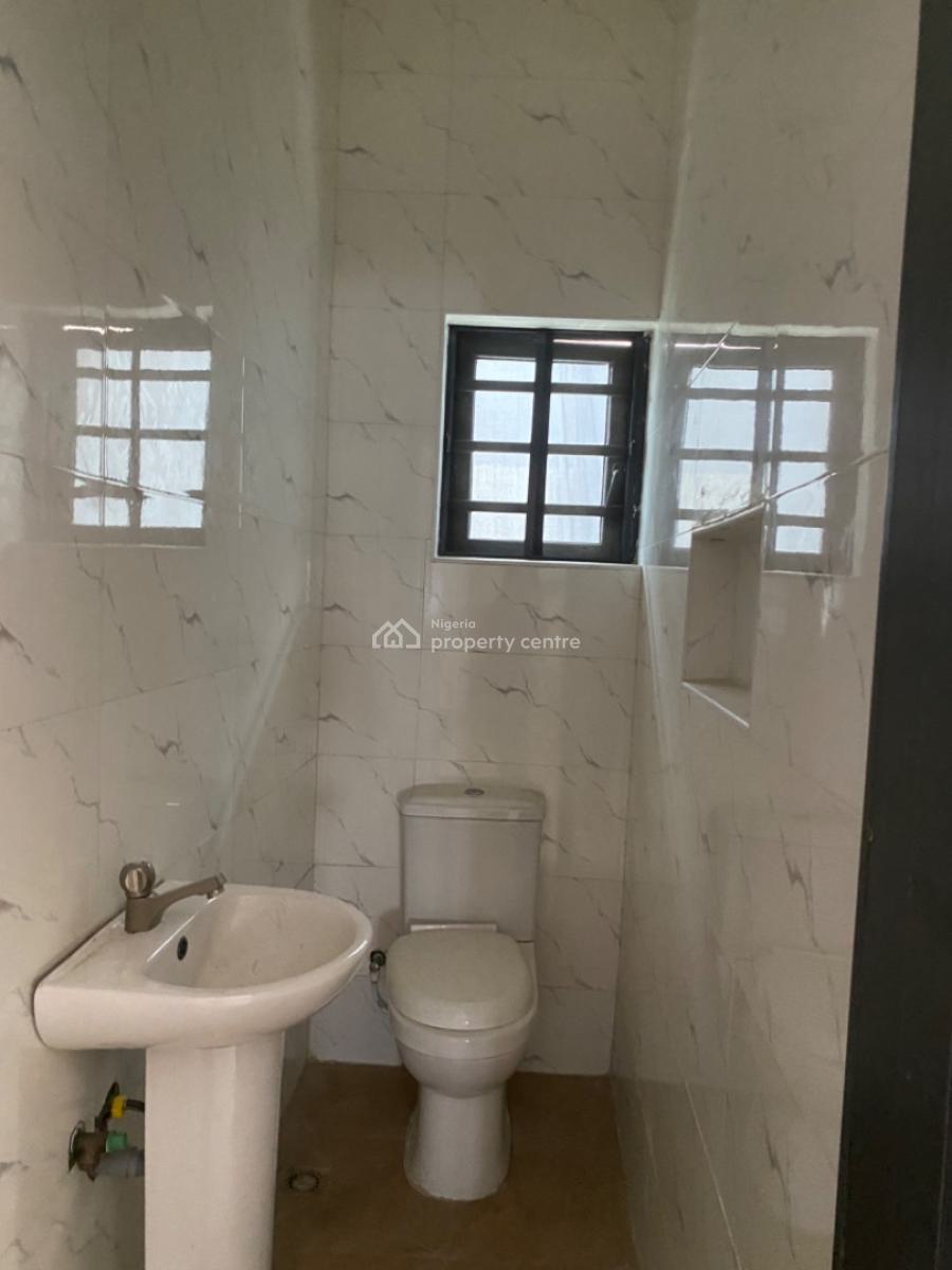 3 Bedrooms Apartment with Rooftop, Gbangbala Road, Ikate, Lekki, Lagos, Flat / Apartment for Rent