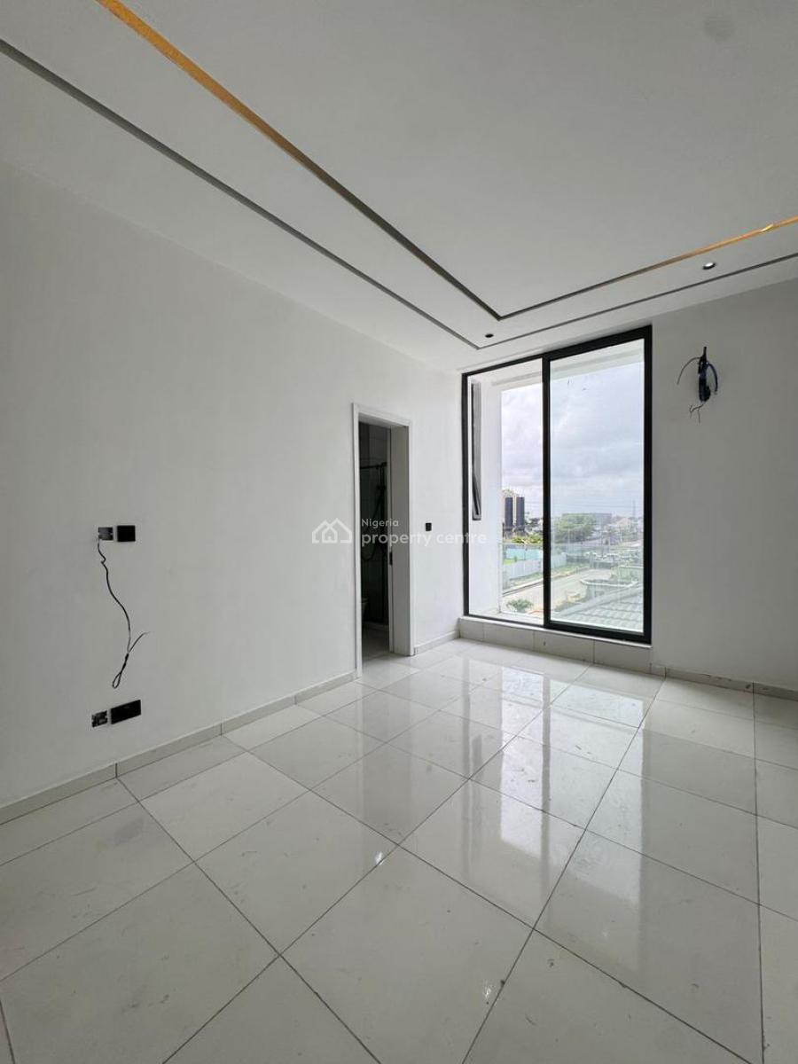 Capacious  Fully Serviced 2  Bedroom Apartment with Elevator, Gym, Oniru, Lekki, Lagos, Flat / Apartment for Sale